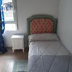 Room In Guest Room - Peaceful Accommodation In Madrid Near Atocha